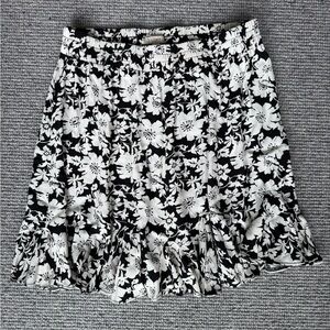 LOFT Floral Flounce Skirt Pleated Skater Mini Black and White